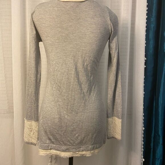 Diane Von Furstenberg long sleeve, S-M - Picture 4 of 7